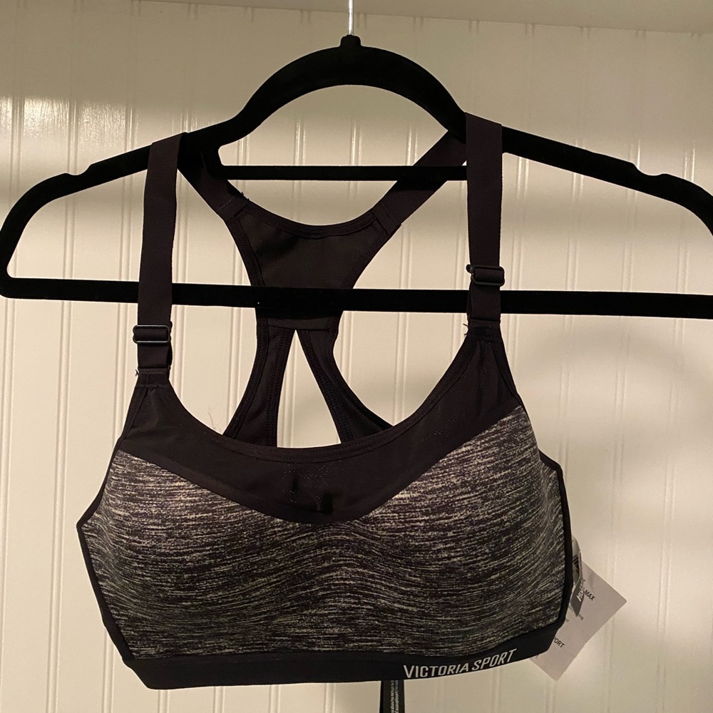Victoria’s Secret sports Bra